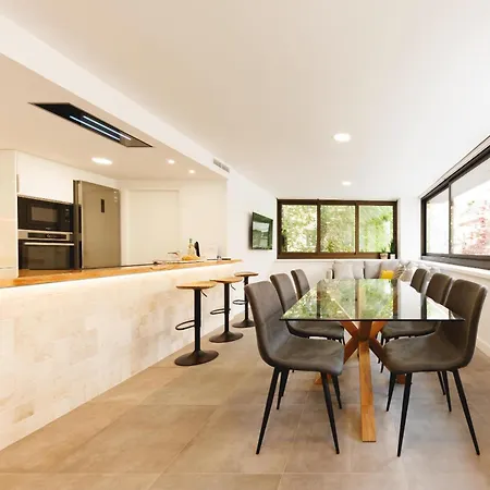 Apartment Bravissimo Turbau Entresol B, With 3 Bedrooms Girona