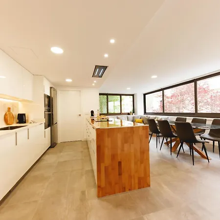 Bravissimo Turbau Entresol B, With 3 Bedrooms Girona