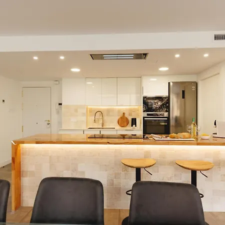 Bravissimo Turbau Entresol B, With 3 Bedrooms Apartment
