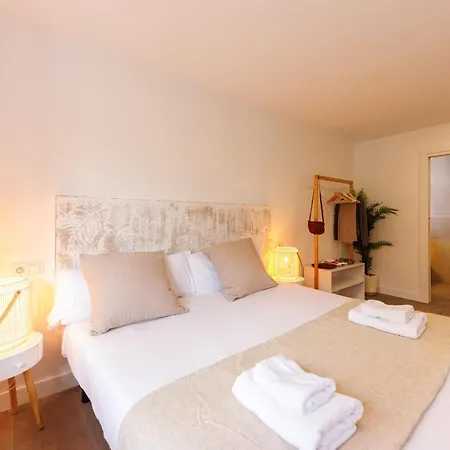 Apartment Bravissimo Turbau Entresol B, With 3 Bedrooms