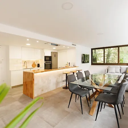Bravissimo Turbau Entresol B, With 3 Bedrooms Apartment